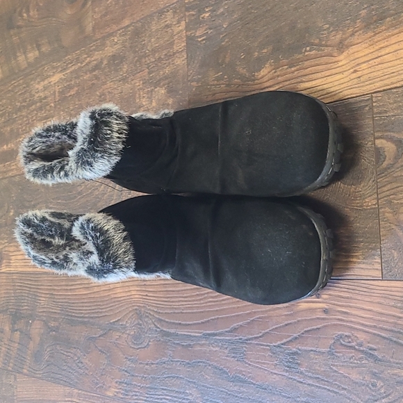 Khombu Black Suade Boots size 10 NWOT - Picture 2 of 6